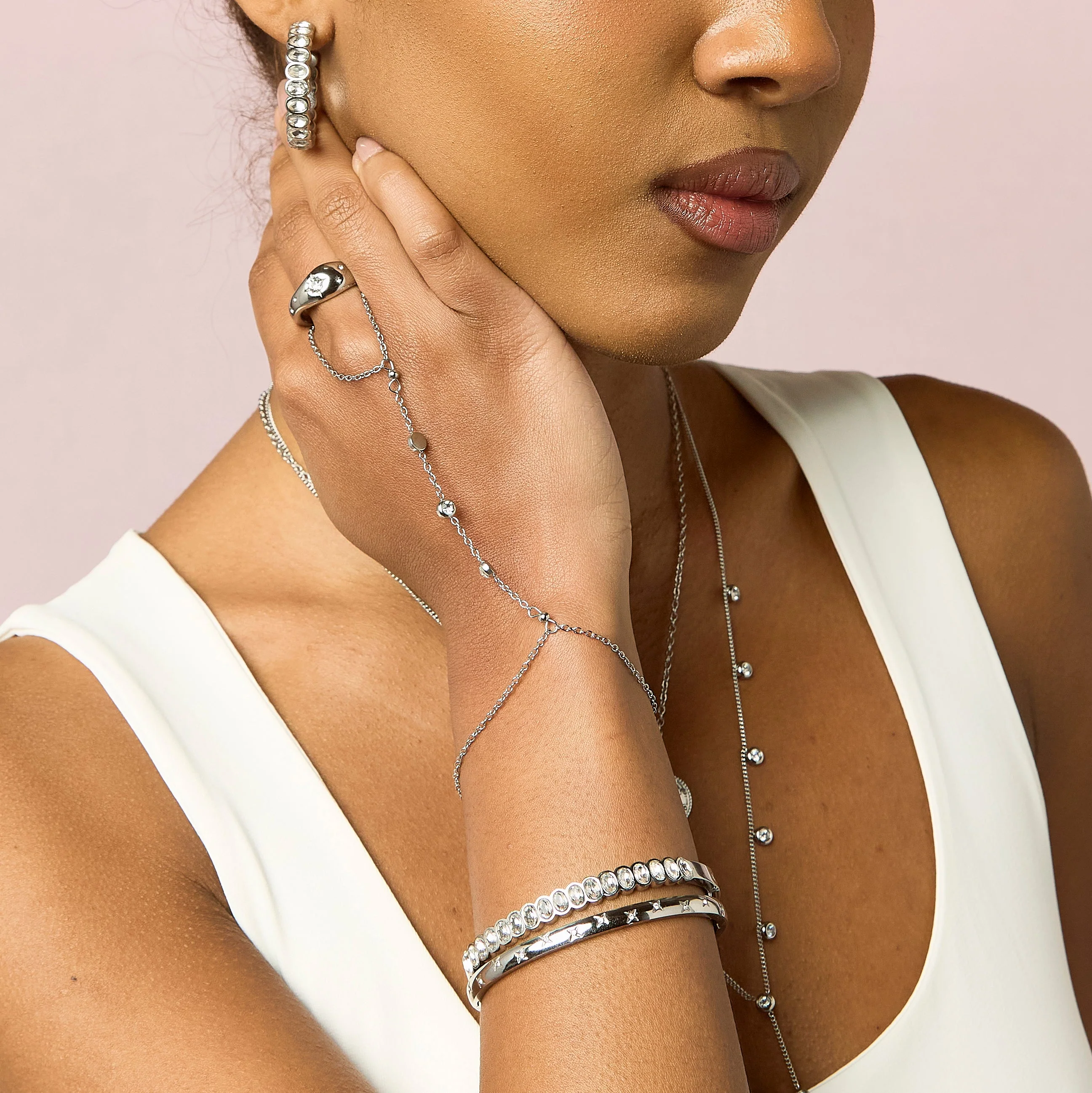 Madeleine Hand Chain - Image 36