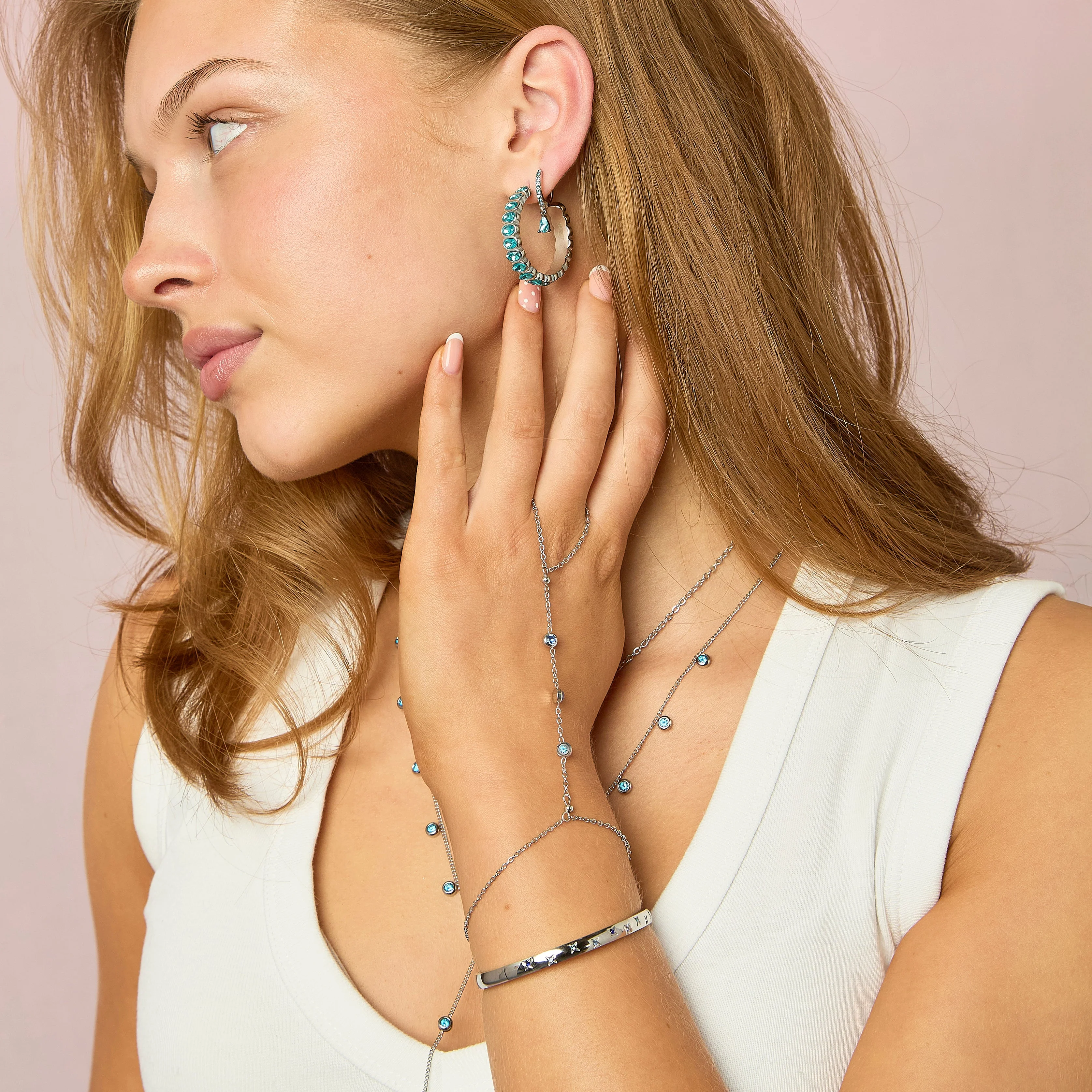 Madeleine Hand Chain - Image 38